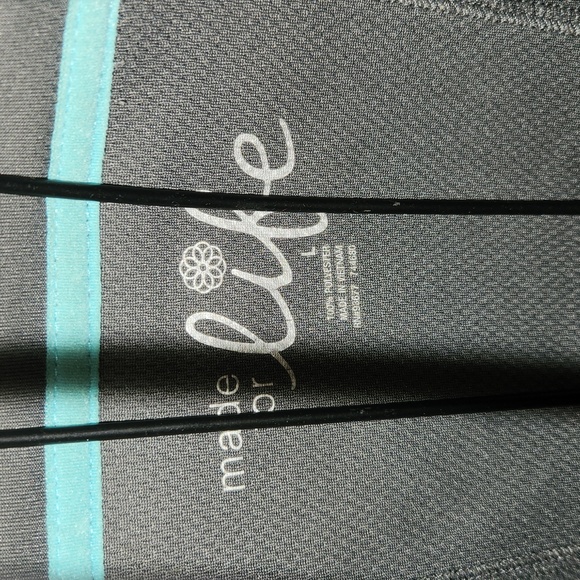 Made of Life Large zipup - Picture 2 of 4